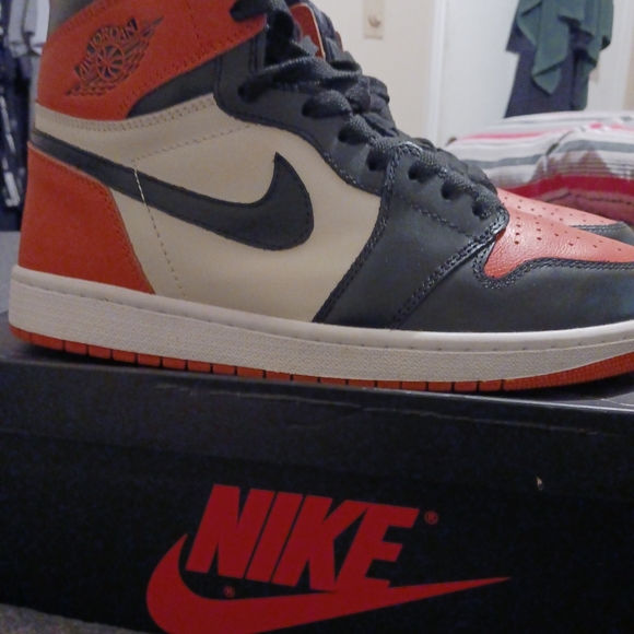 Jordan 1 Retro high OG      Shattered backboard SOLD OUT - Picture 3 of 6